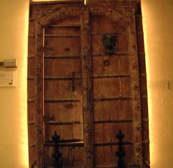 Majatalo The Patrician Hollywood Universal