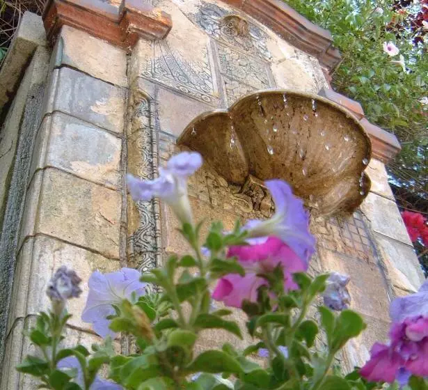 Majatalo The Patrician Hollywood Universal