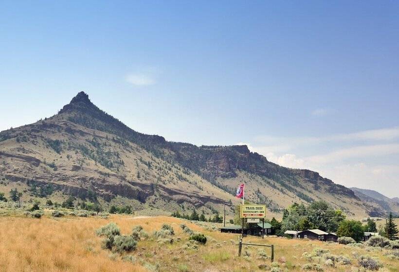 Общежитие Trail Shop Inn