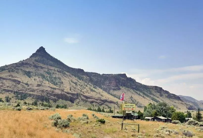 Retkeilymaja Trail Shop Inn