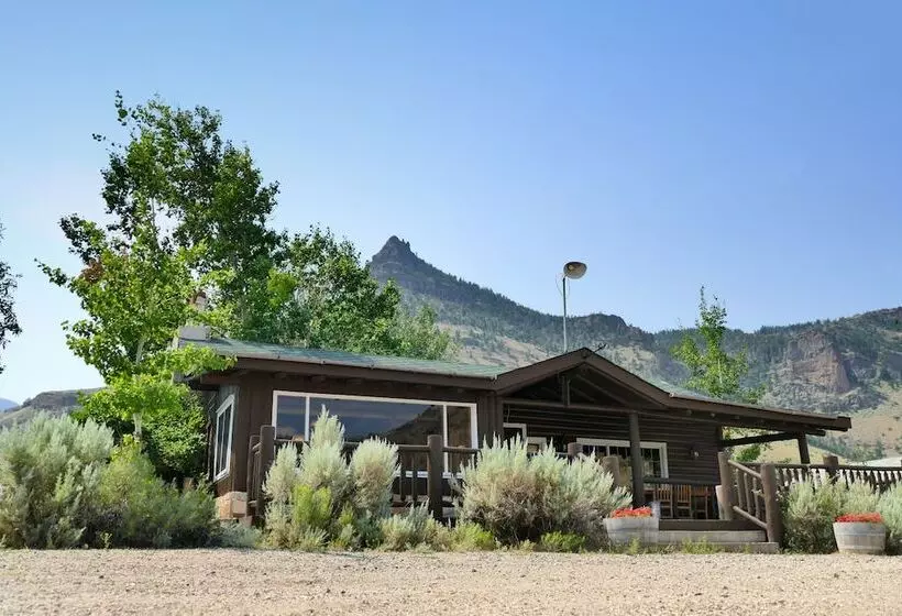 Retkeilymaja Trail Shop Inn