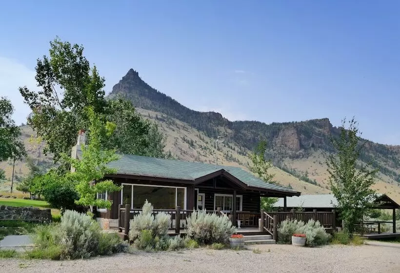 Retkeilymaja Trail Shop Inn