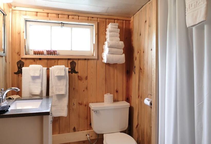 Общежитие Trail Shop Inn