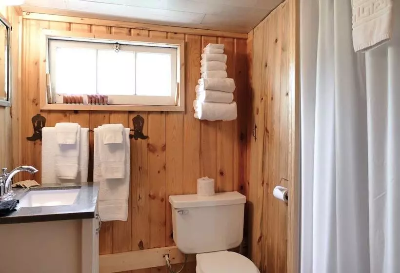 Retkeilymaja Trail Shop Inn