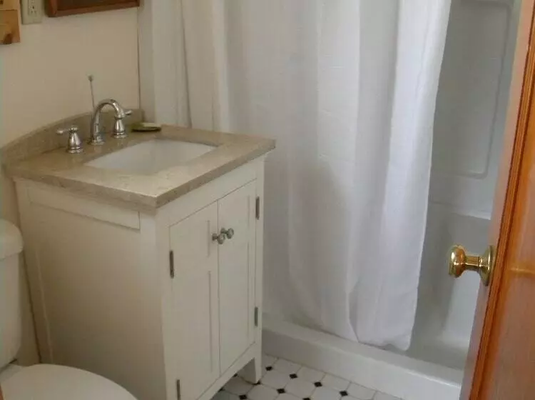 Retkeilymaja Trail Shop Inn