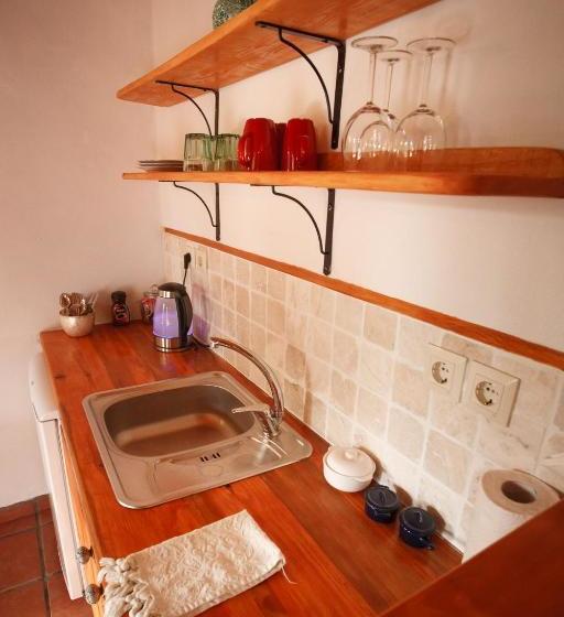 پانسیون Ionia Guest House