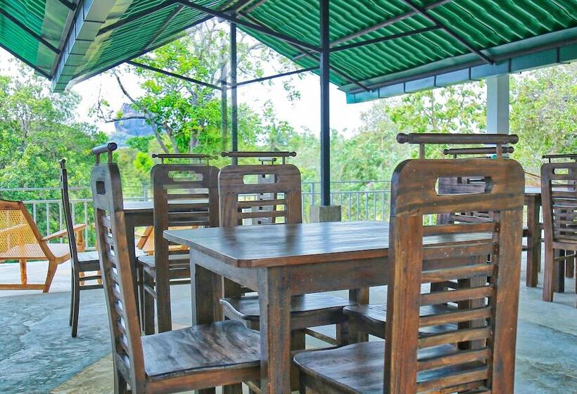 Pension Sigiriya Rock Hide