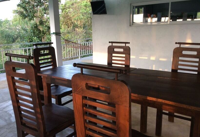 Pension Sigiriya Rock Hide