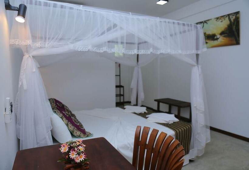 Pension Sigiriya Rock Hide