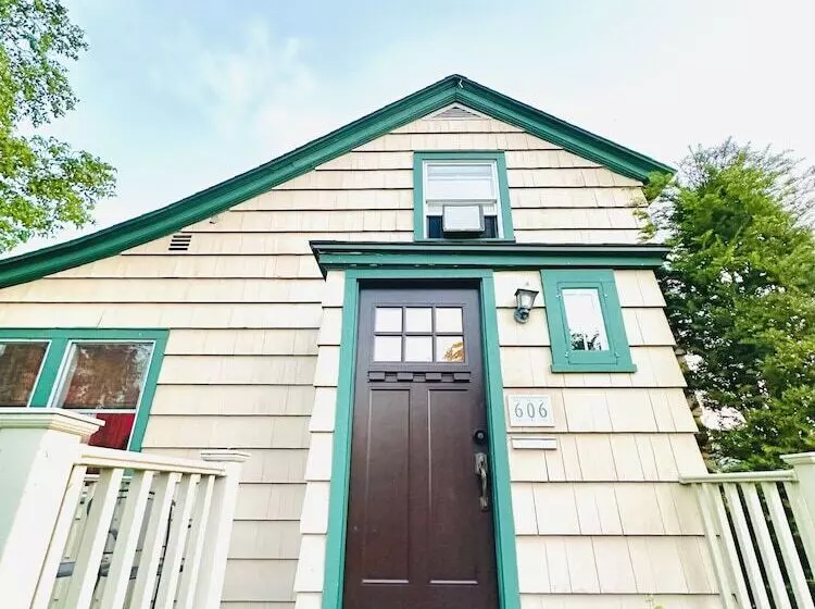 ユースホステル Wooden Boat Inn