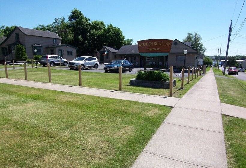 호스텔 Wooden Boat Inn