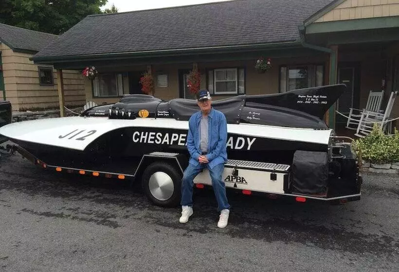 ユースホステル Wooden Boat Inn