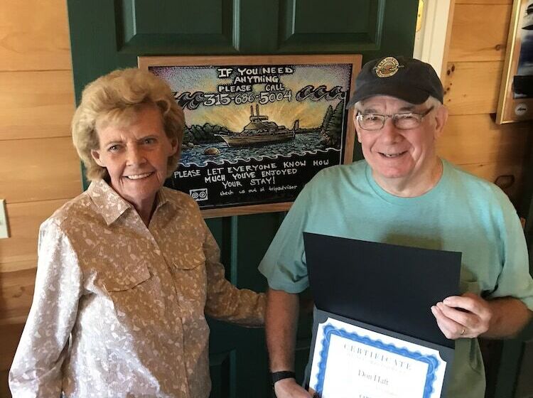 호스텔 Wooden Boat Inn