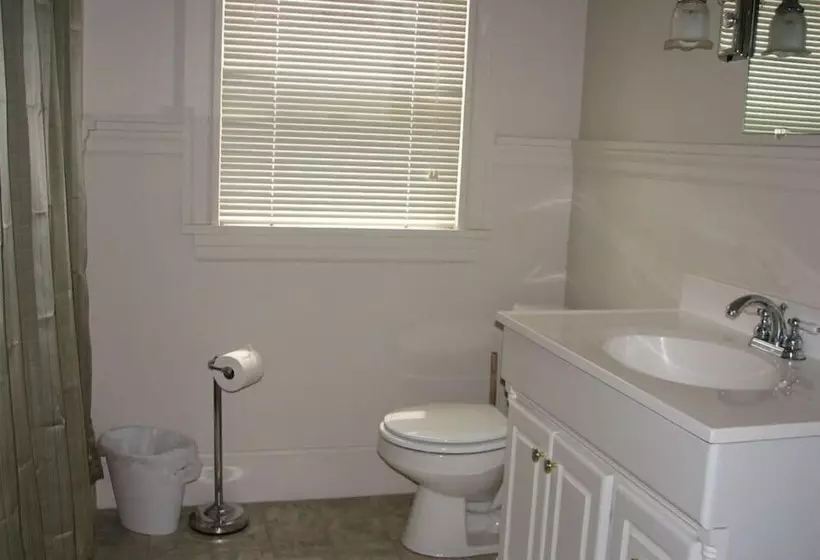 ユースホステル Wooden Boat Inn