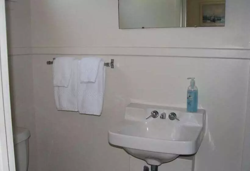 ユースホステル Wooden Boat Inn