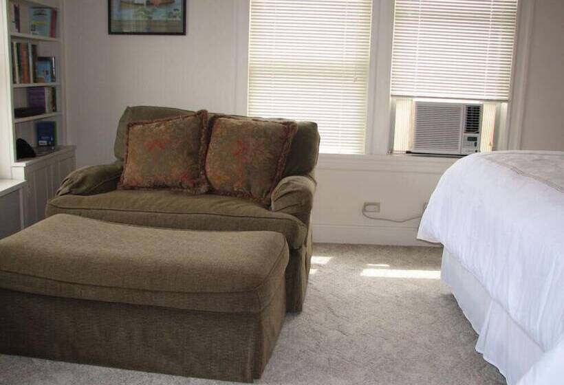 호스텔 Wooden Boat Inn