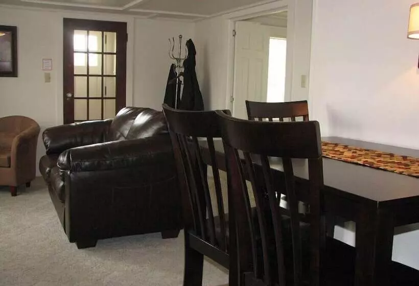 ユースホステル Wooden Boat Inn