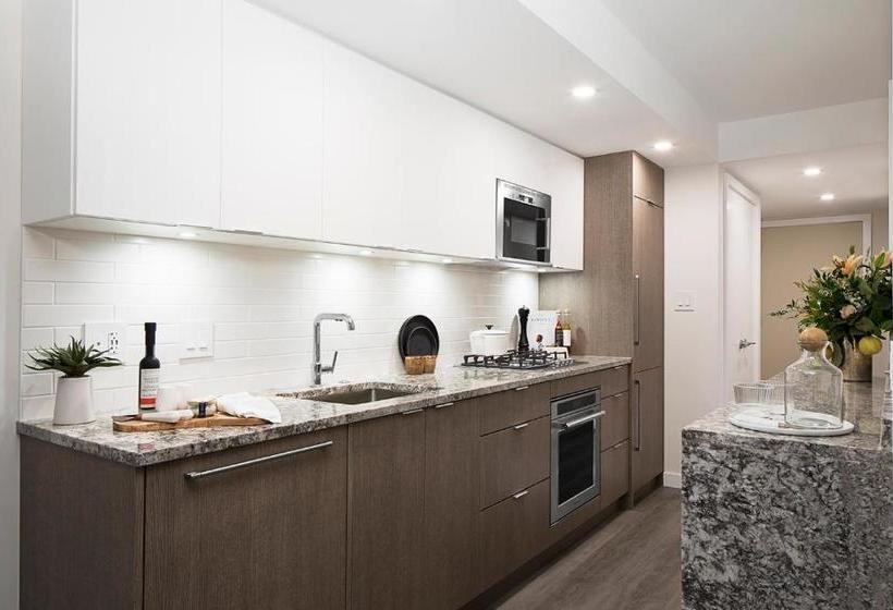 Level Yaletown Richards