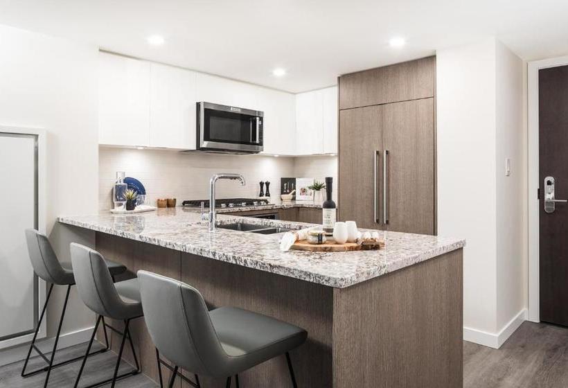 Level Yaletown Richards