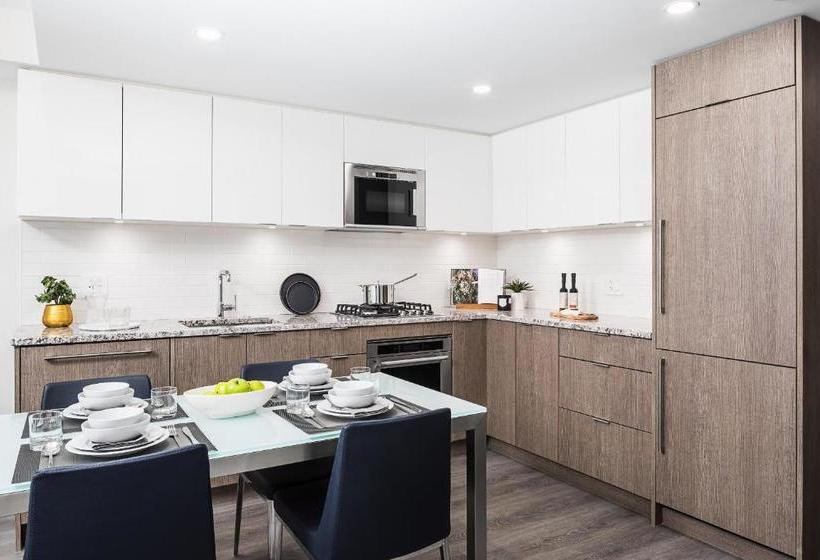 Level Yaletown Richards