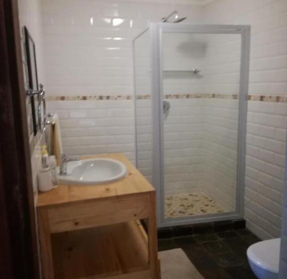 بنسيون Cadle House