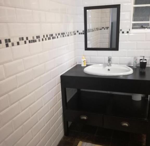 بنسيون Cadle House