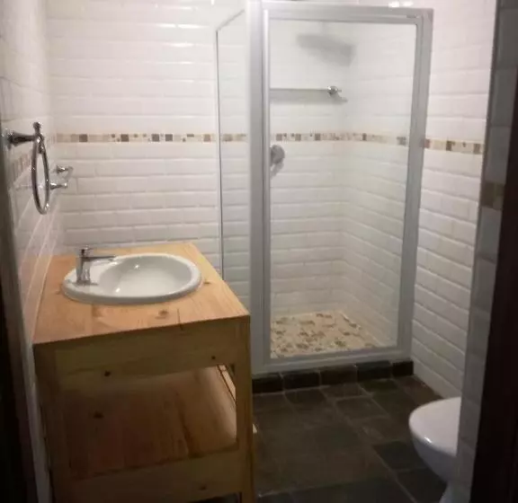 Majatalo Cadle House