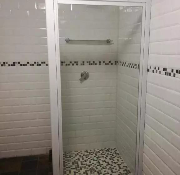 Majatalo Cadle House