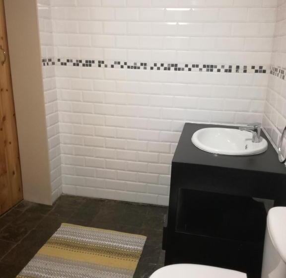 بنسيون Cadle House