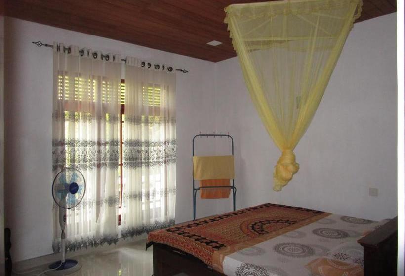 펜션 Maneesha Guest House