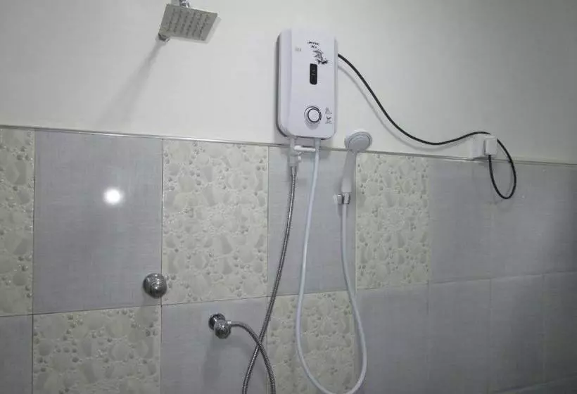 پانسیون Maneesha Guest House