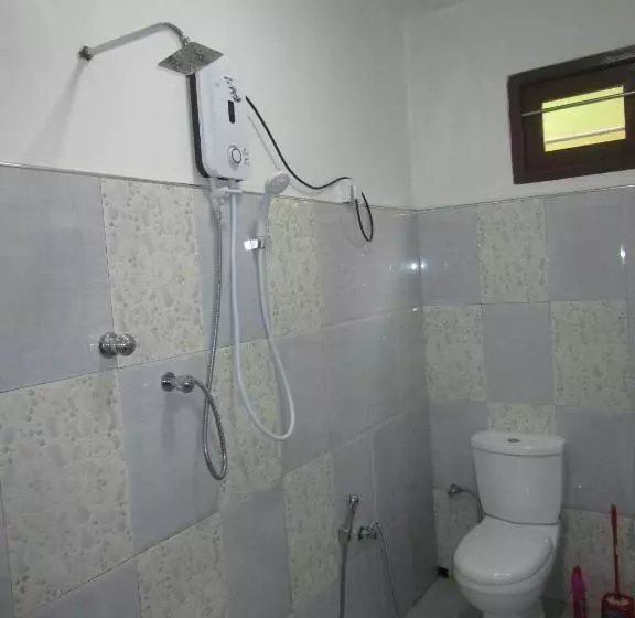 پانسیون Maneesha Guest House