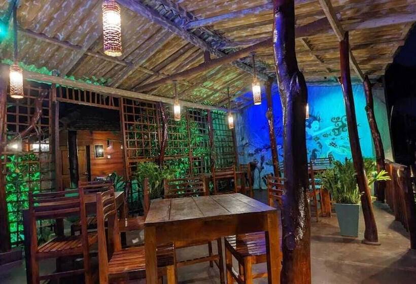 Пансион Canoe Beach Resort Tangalle