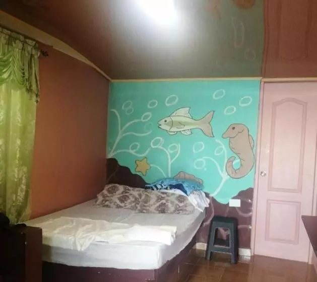 ペンション Ofiuras Hostal