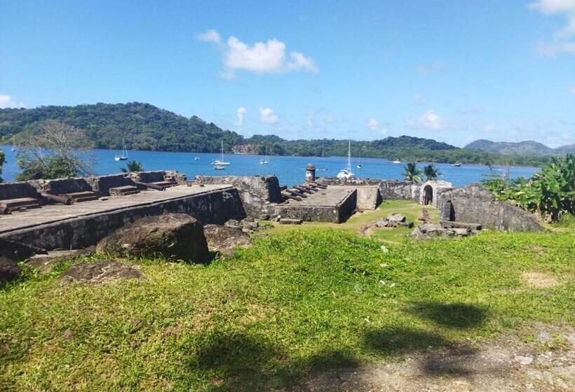 پانسیون Ofiuras Hostal