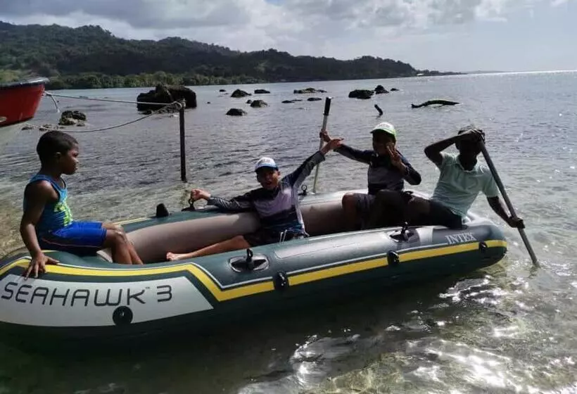 ペンション Ofiuras Hostal