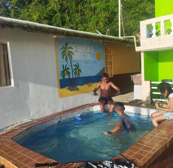 پانسیون Ofiuras Hostal