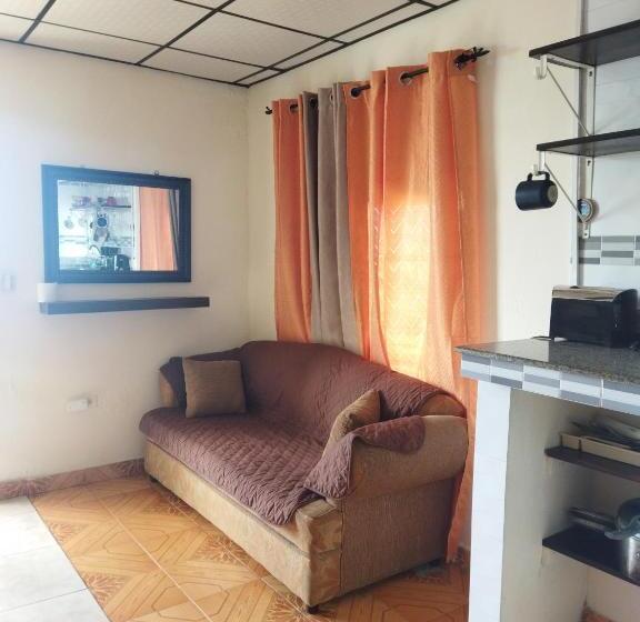 پانسیون Ofiuras Hostal