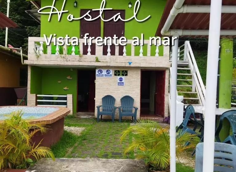 ペンション Ofiuras Hostal