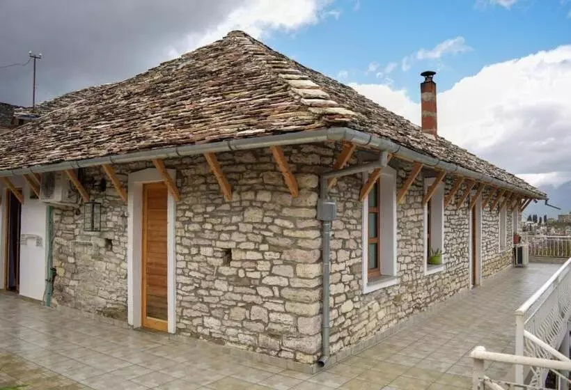 پانسیون Sokaku I Te Marreve Guesthouse