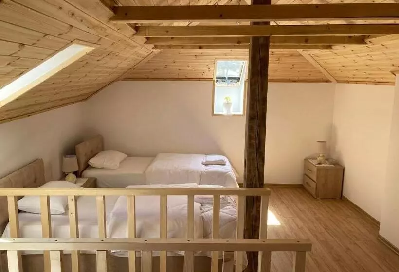 پانسیون Sokaku I Te Marreve Guesthouse