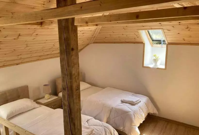 پانسیون Sokaku I Te Marreve Guesthouse