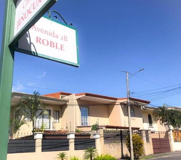 فندق صغير Ester`s Place