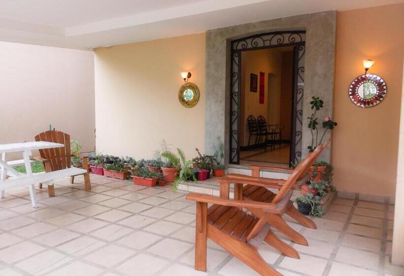 فندق صغير Ester`s Place