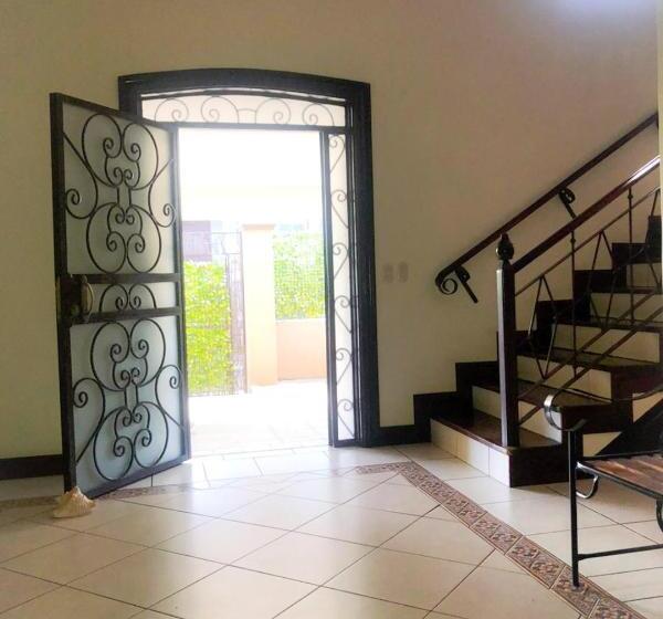 فندق صغير Ester`s Place