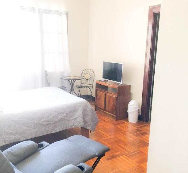 فندق صغير Ester`s Place