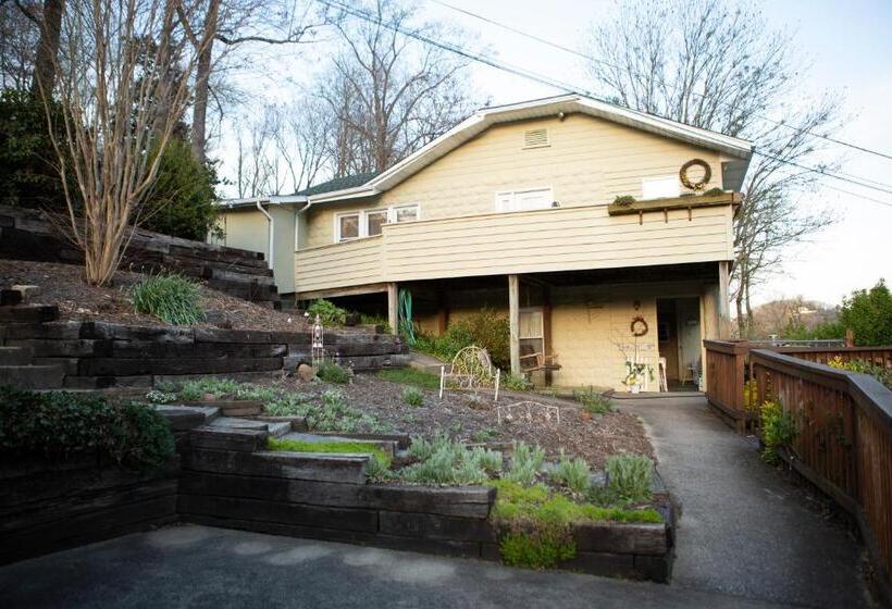 ホテル The Chimney Rock Inn & Cottages