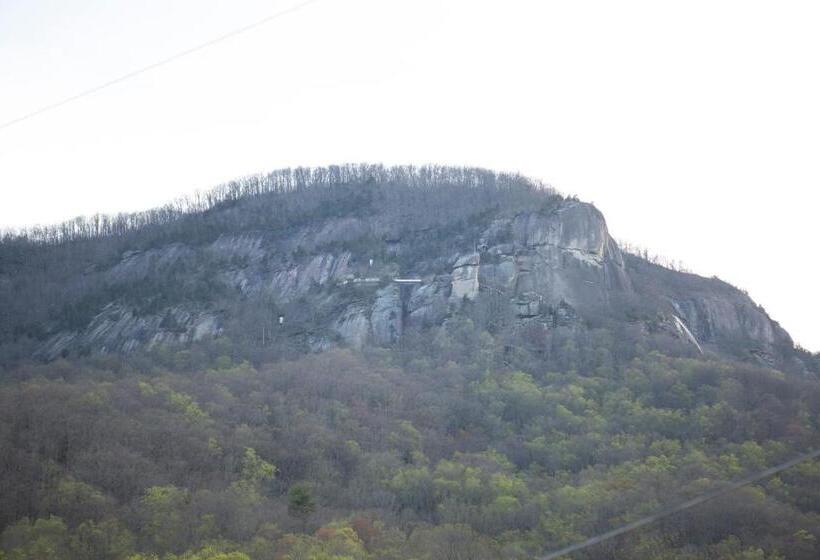 ホテル The Chimney Rock Inn & Cottages