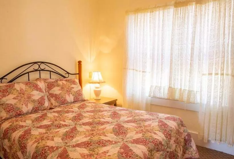 Hotelli The Chimney Rock Inn & Cottages