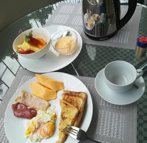 Пансион Angel Guest House